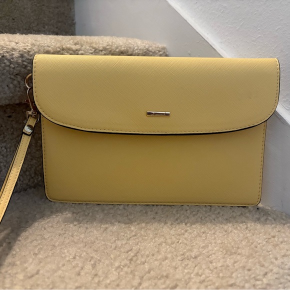 Lovesac Envelope Clutch women’s bag YELLOW Purse Wristlet new without tag - Picture 1 of 5